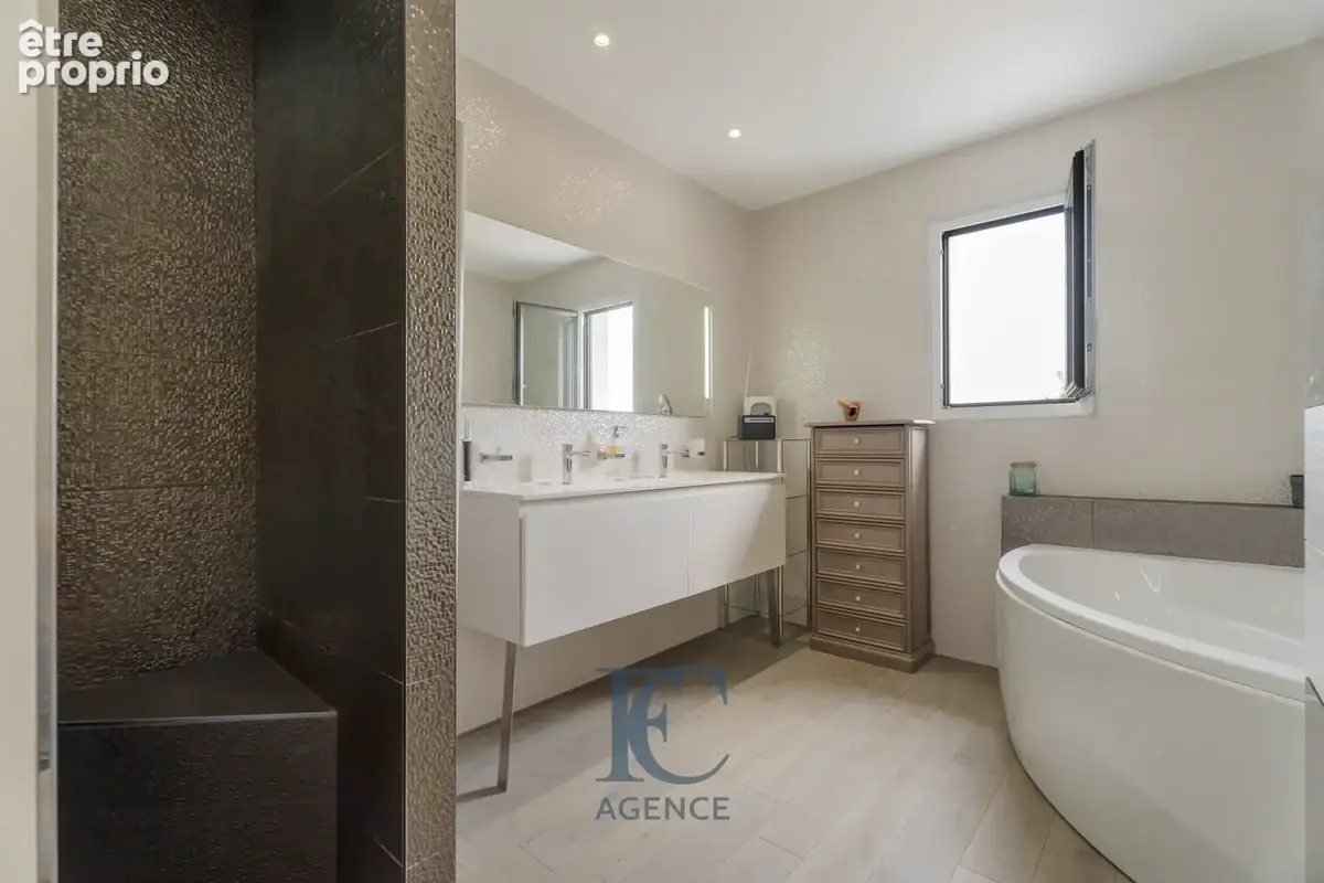 Maison de 232 m2 au calme - photo 9