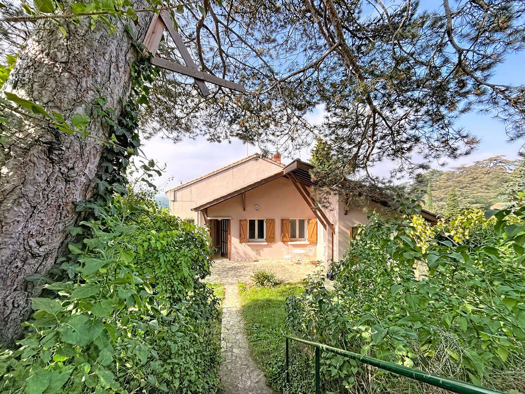 Maison à FRANCHEVILLE