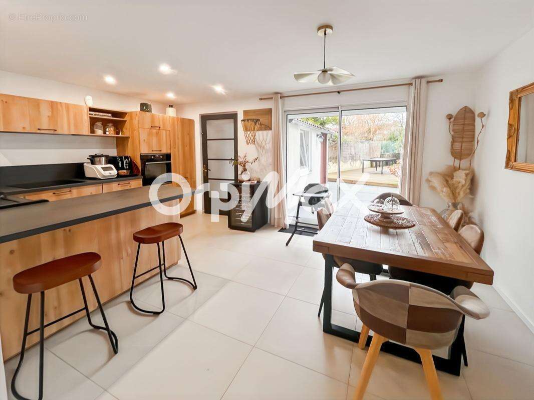 Maison à SAINT-MARTIN-BOULOGNE