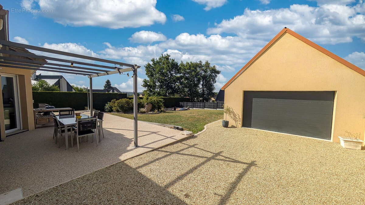 Maison à CERANS-FOULLETOURTE