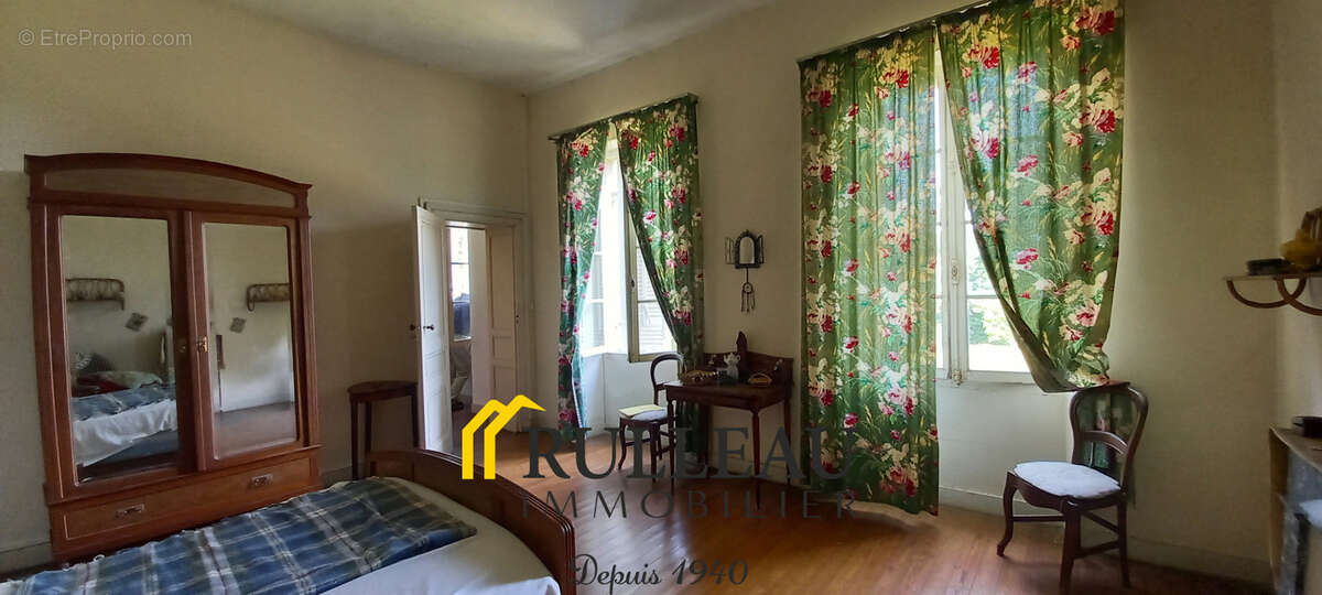Exclusivité   Belle maison girondine en pierre de plus de 300 m2 à rénover avec parc de 1,30 hectare à Pugnac - photo 14