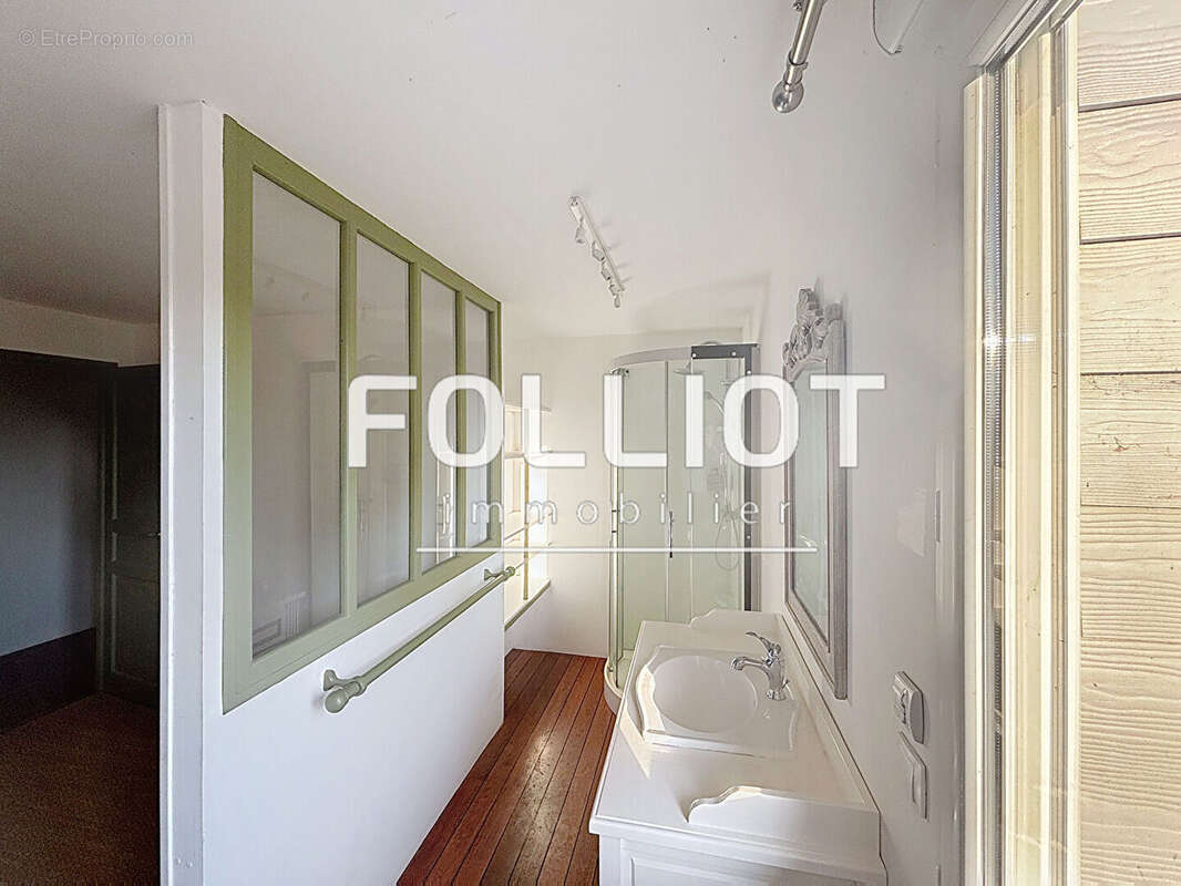 Commerce à DIVES-SUR-MER