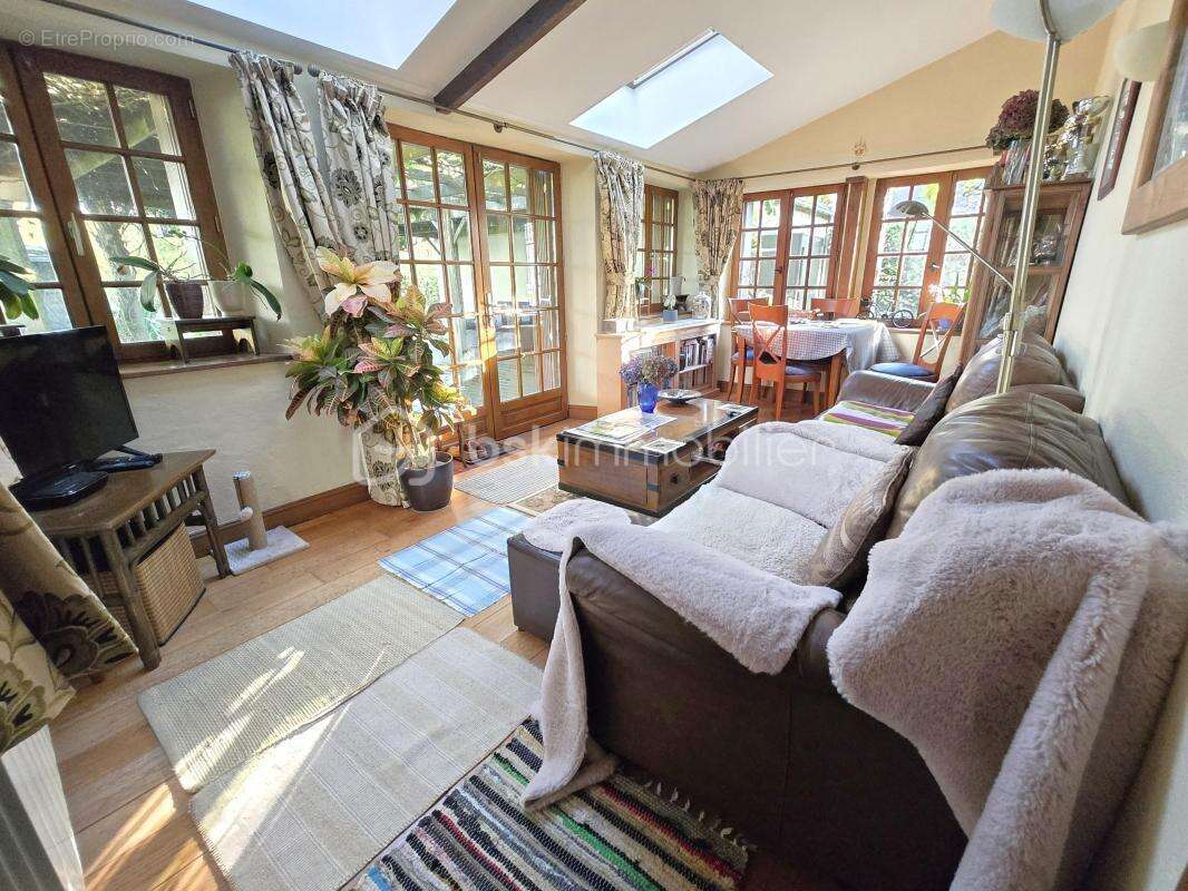 Maison de caractère - Volume, élégance et charme authentique - 182 m² - photo 7