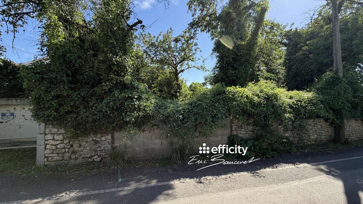 Terrain 819 m² à Azay-Le-Brule  - photo 15