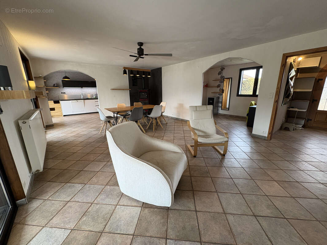 Maison à BIANS-LES-USIERS