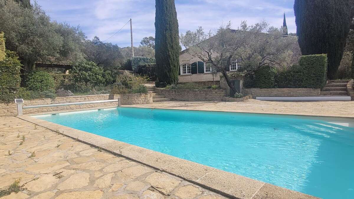Maison à LE CASTELLET