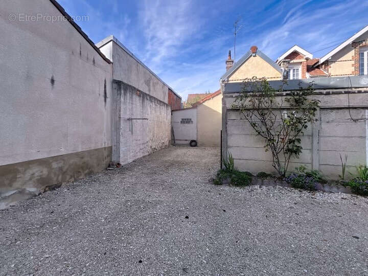 Appartement à SAINTE-SAVINE