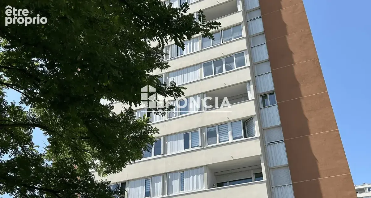 Parking à VILLEURBANNE
