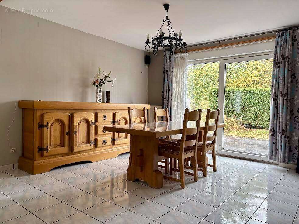 Maison à TRESSIN