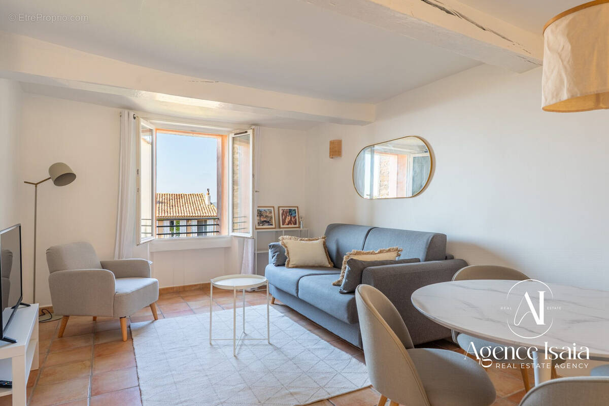 Appartement à BORMES-LES-MIMOSAS