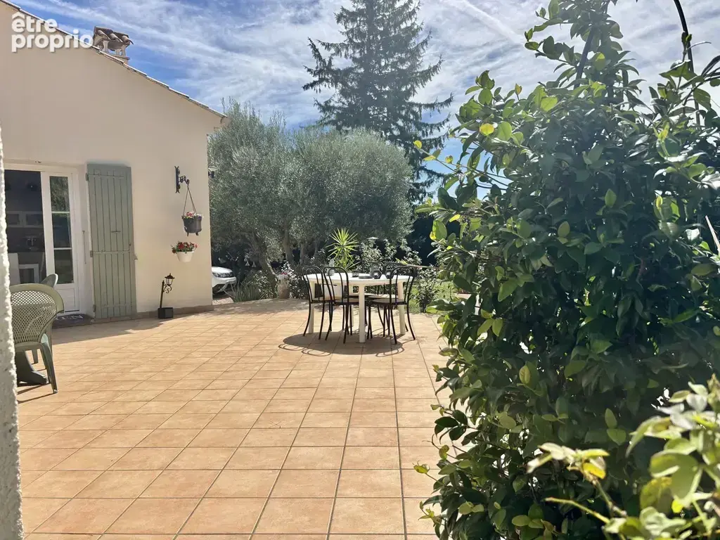 Maison de 150 m2, en campagne, 4 chambres, piscine et dépendances sur terrain de 2200 m2 - photo 12