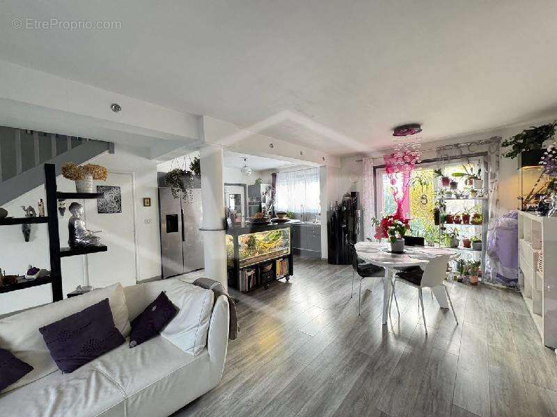 Maison à COMBS-LA-VILLE