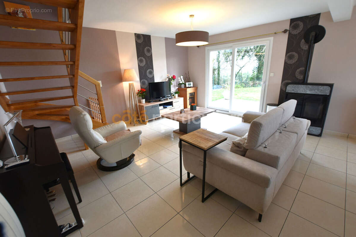 Maison à PLOUGUIN