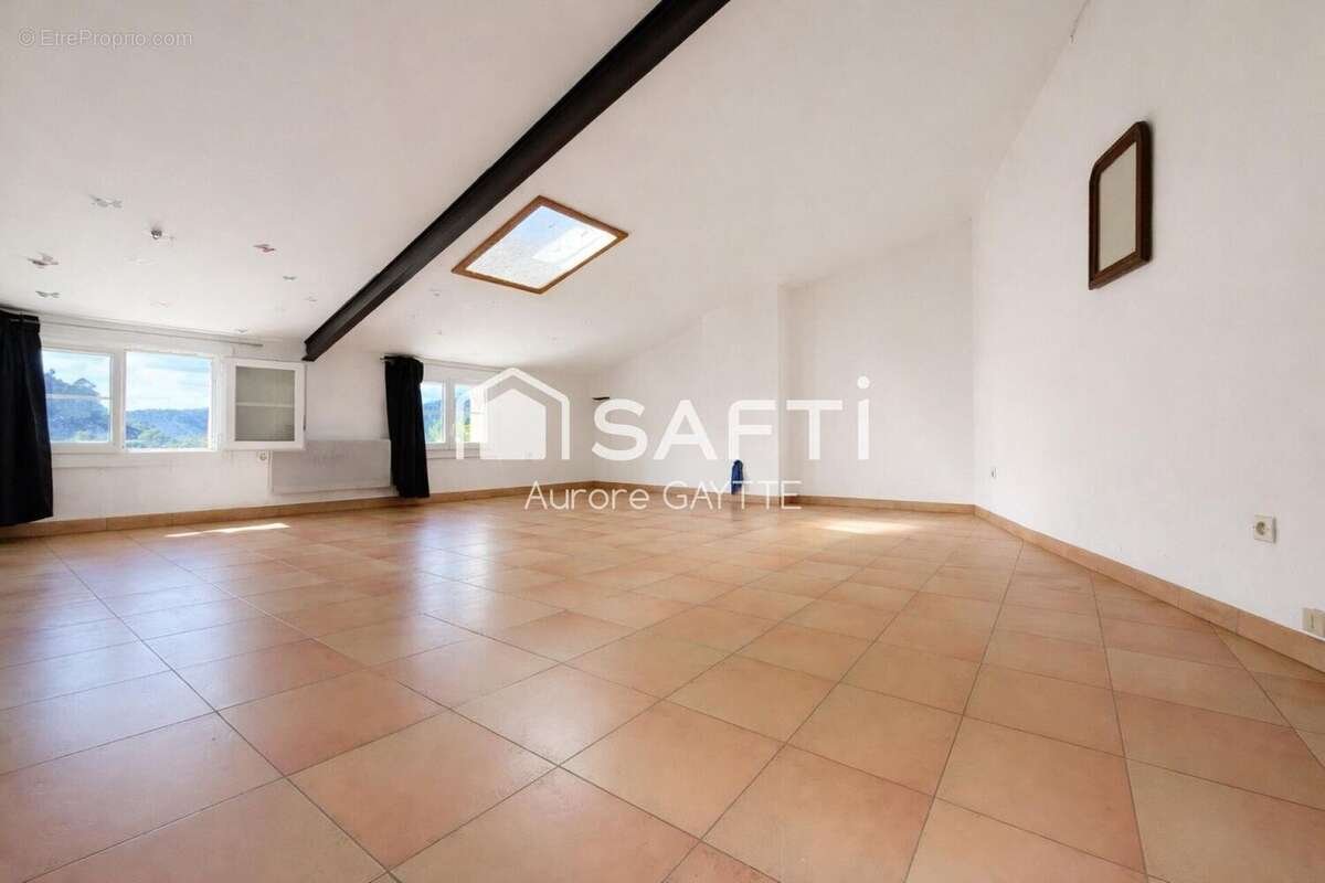 Maison 101 m² à Chateaudouble  - photo 8