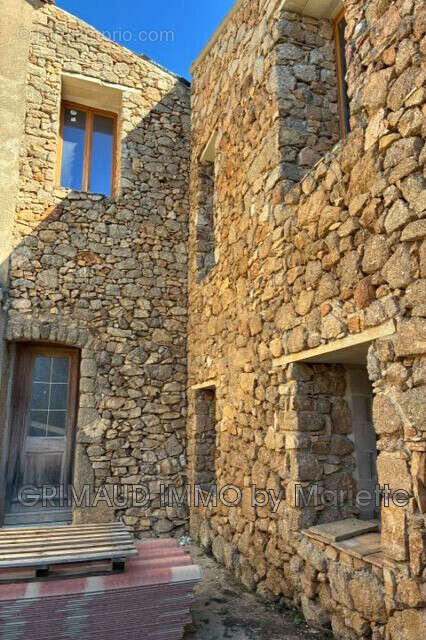 Maison à PLAN-DE-LA-TOUR