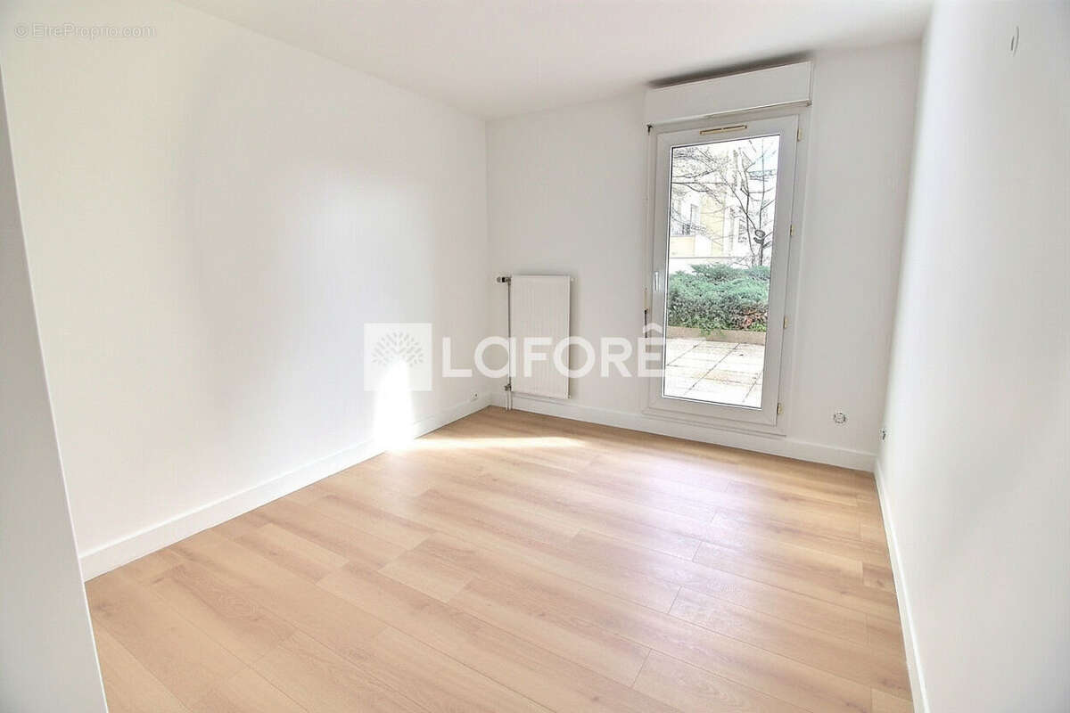Appartement à VILLENEUVE-LA-GARENNE