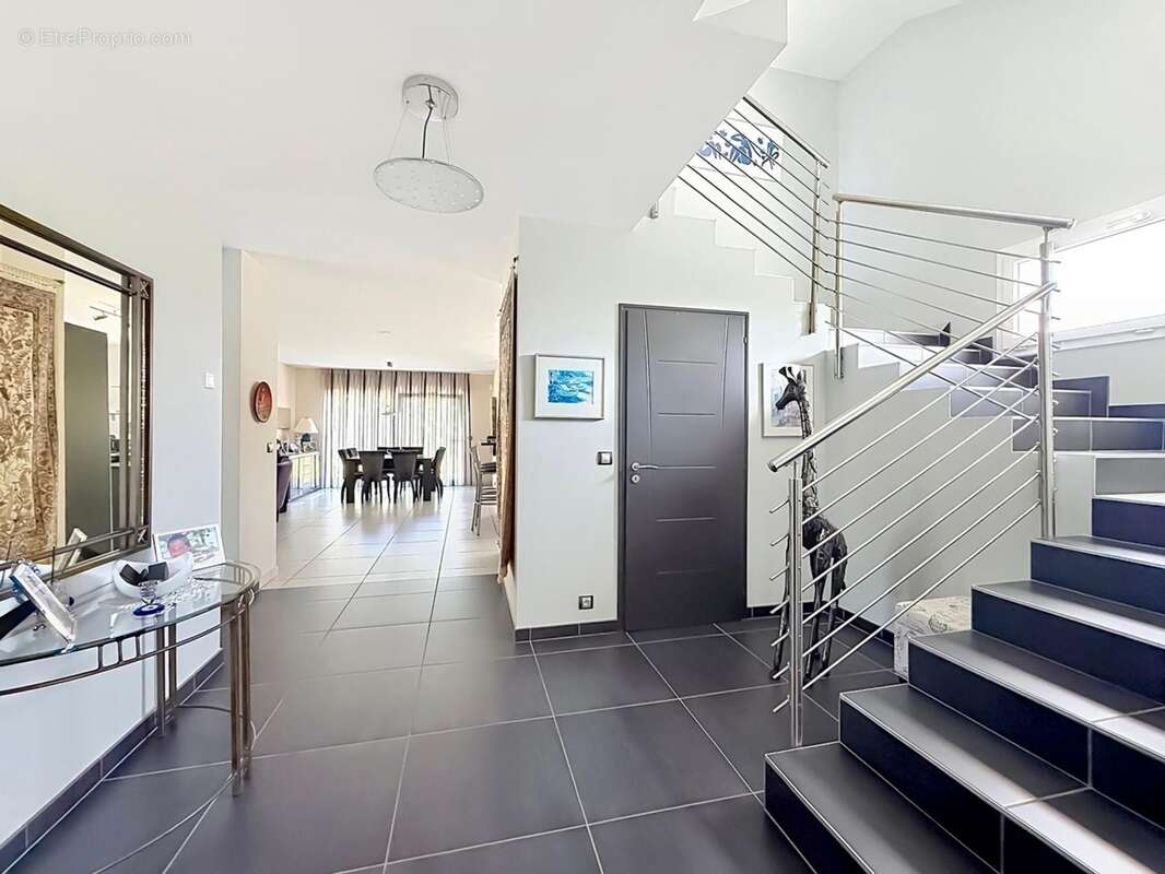 Belle villa familiale 200m2 4 chambres à CHENS SUR LEMAN (74) - photo 7