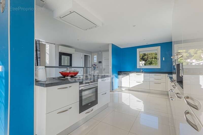 Maison à SAINT-LAURENT-DU-VAR