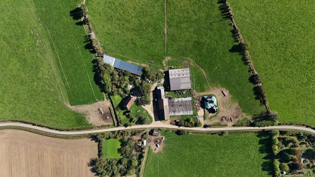 Propriété à vendre – Ancienne seigneurie avec 45 hectares attenants – Proche La Châtre (36) ferme équestre ou agricole - photo 5