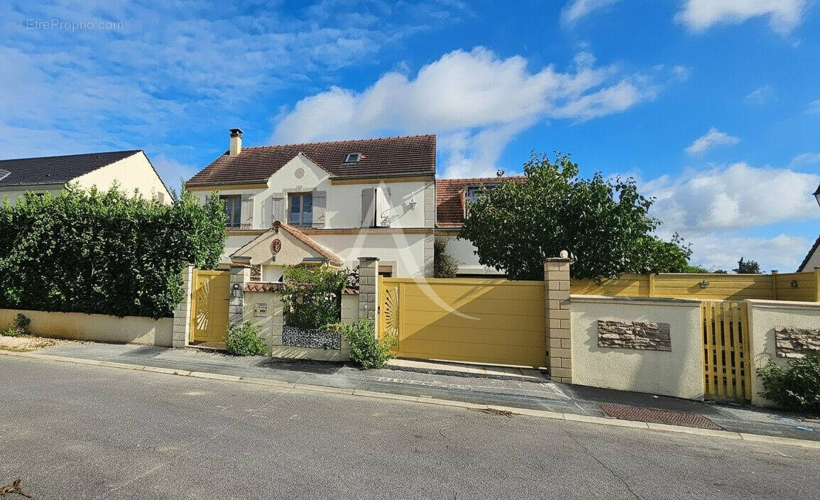 Maison à SAINT-GERMAIN-SUR-MORIN