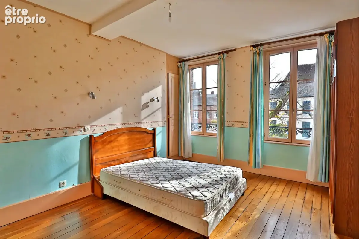 Maison pleine de charme en pierre   222 m2 de confort et de lumière dans un cadre paisible - photo 6