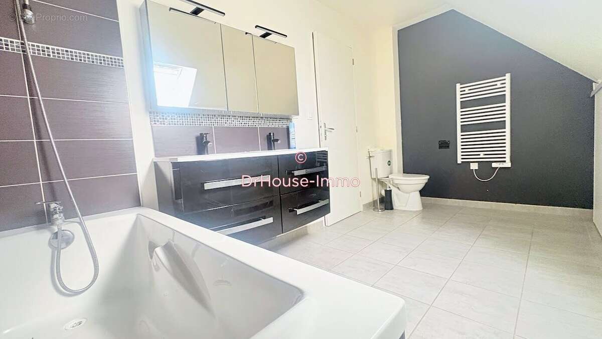 Maison à QUERQUEVILLE