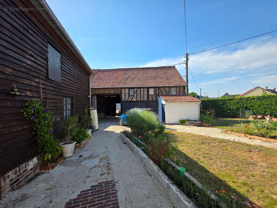 Maison à LE MESNIL-SAINT-FIRMIN