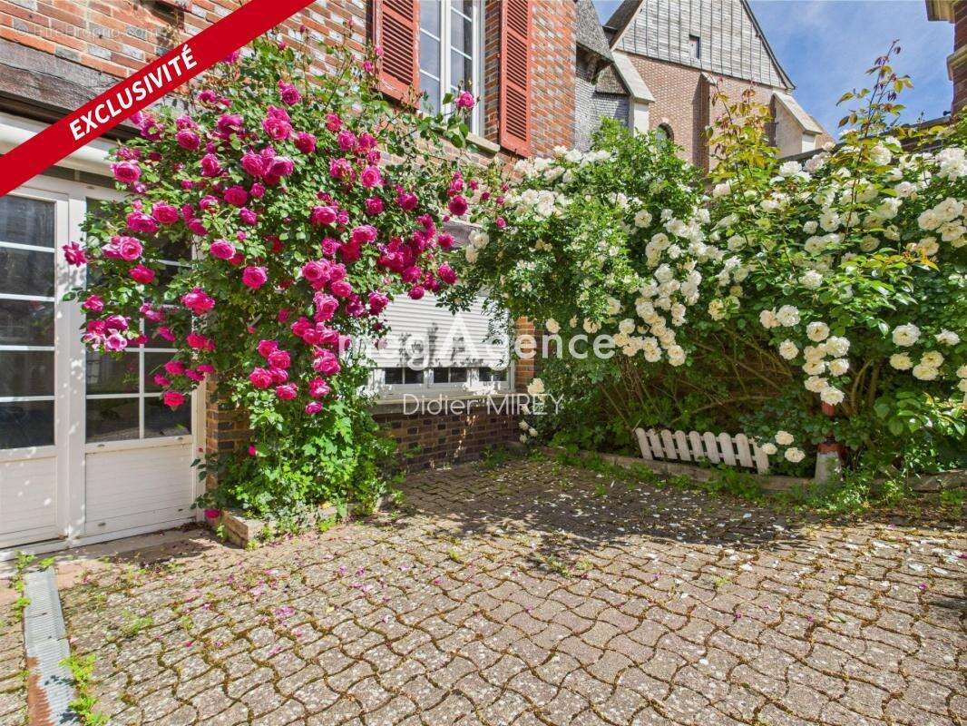 Maison à AIX-EN-OTHE