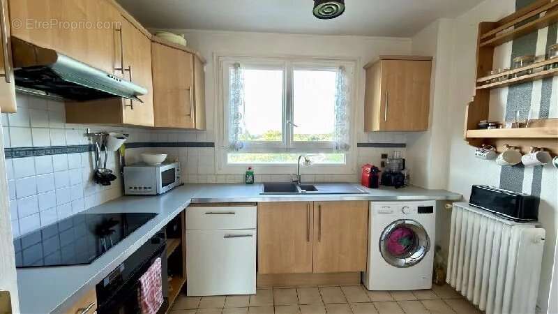 Appartement à SAINTE-GENEVIEVE-DES-BOIS