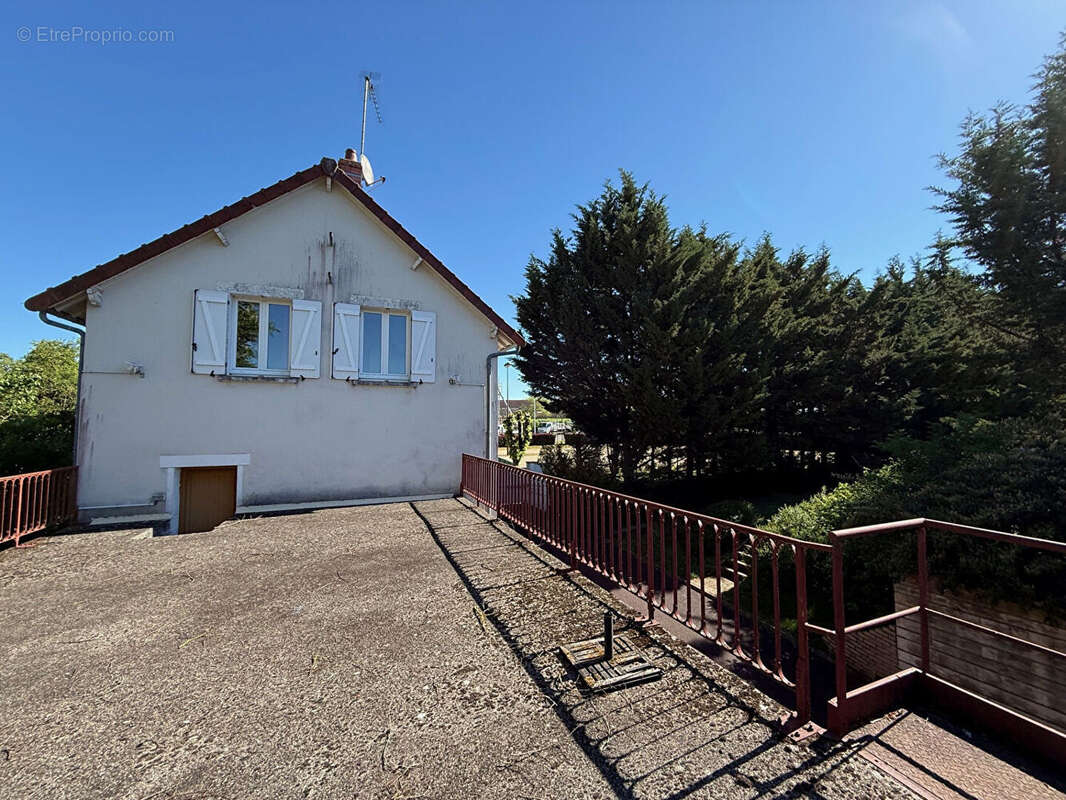 Maison à SAINT-DOULCHARD