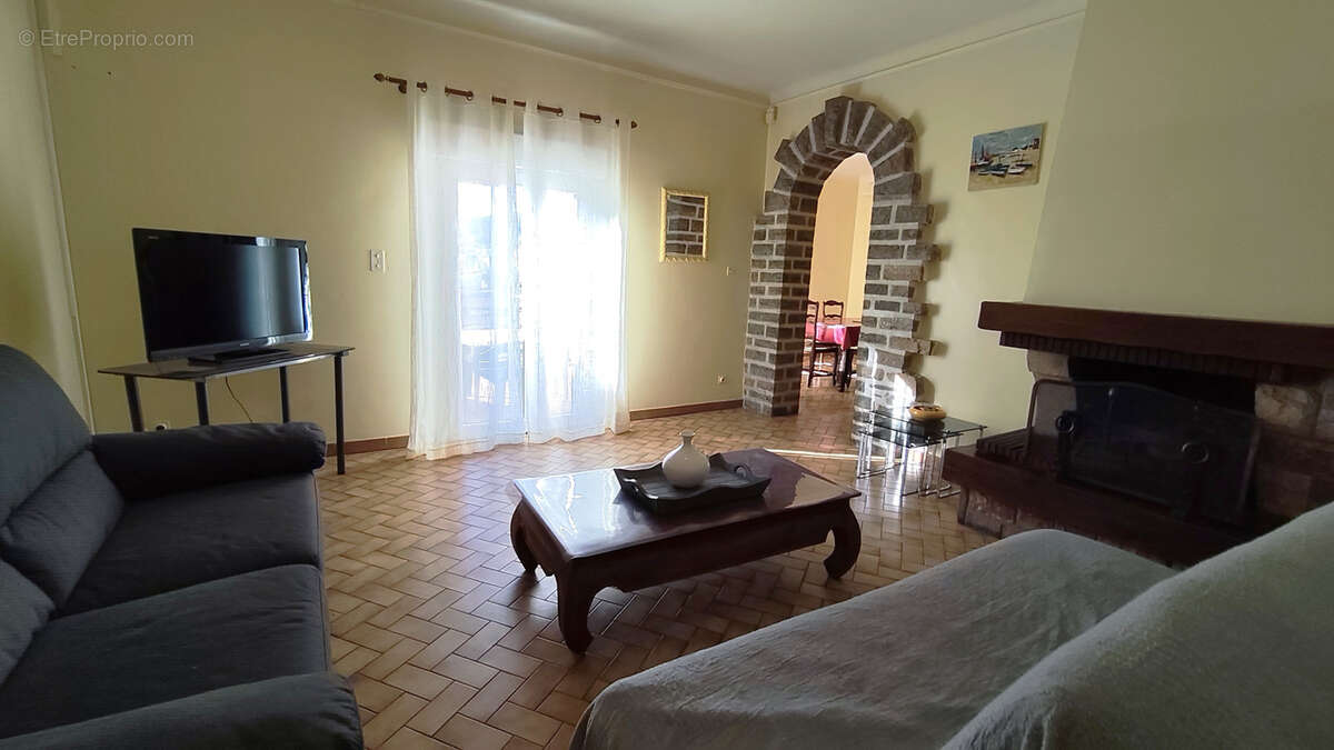 Maison à SAINT-MARTIN-DE-VALGALGUES