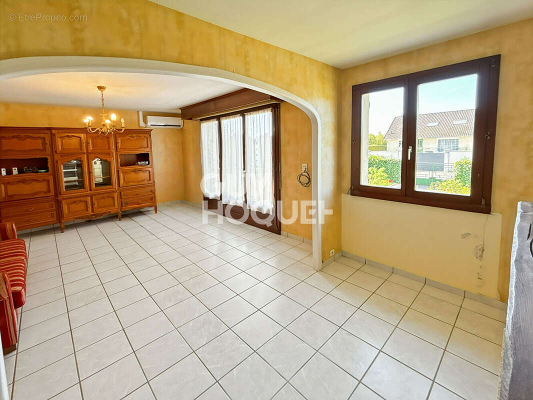 Maison à FONTENAY-TRESIGNY