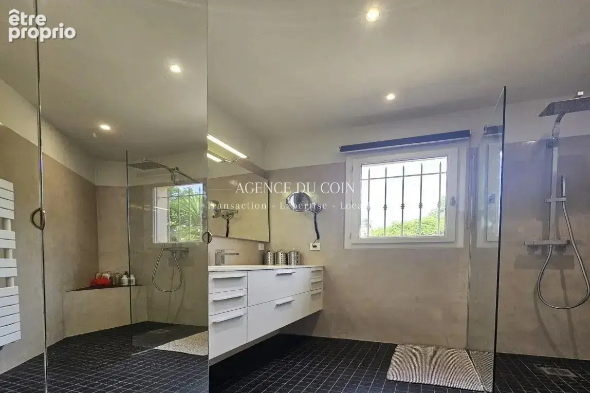 Six-Fours-les-Plages – Villa de charme avec piscine et dépen - photo 8