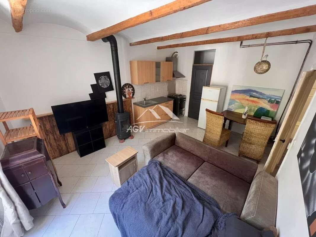 Appartement à VEZENOBRES