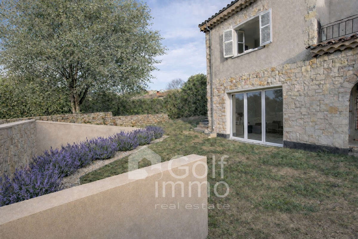 Appartement à MOUANS-SARTOUX