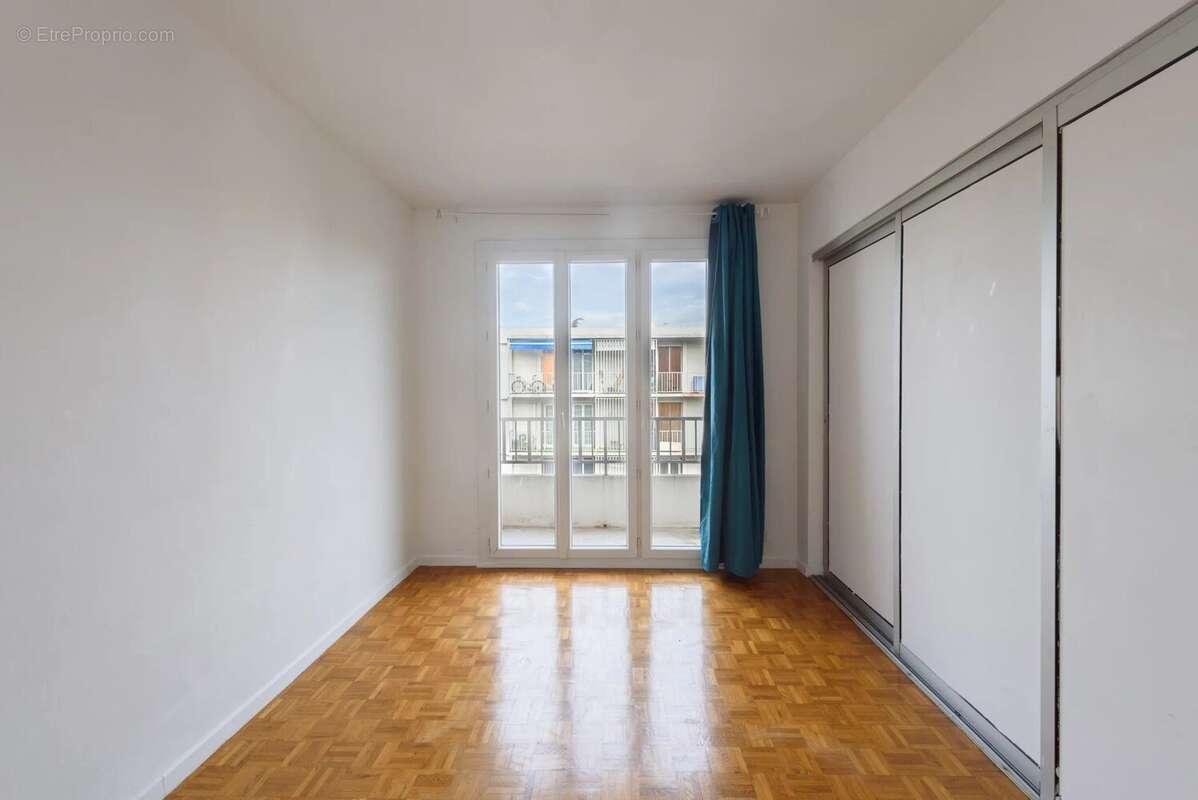Appartement 60 m² à Aubagne  - photo 6
