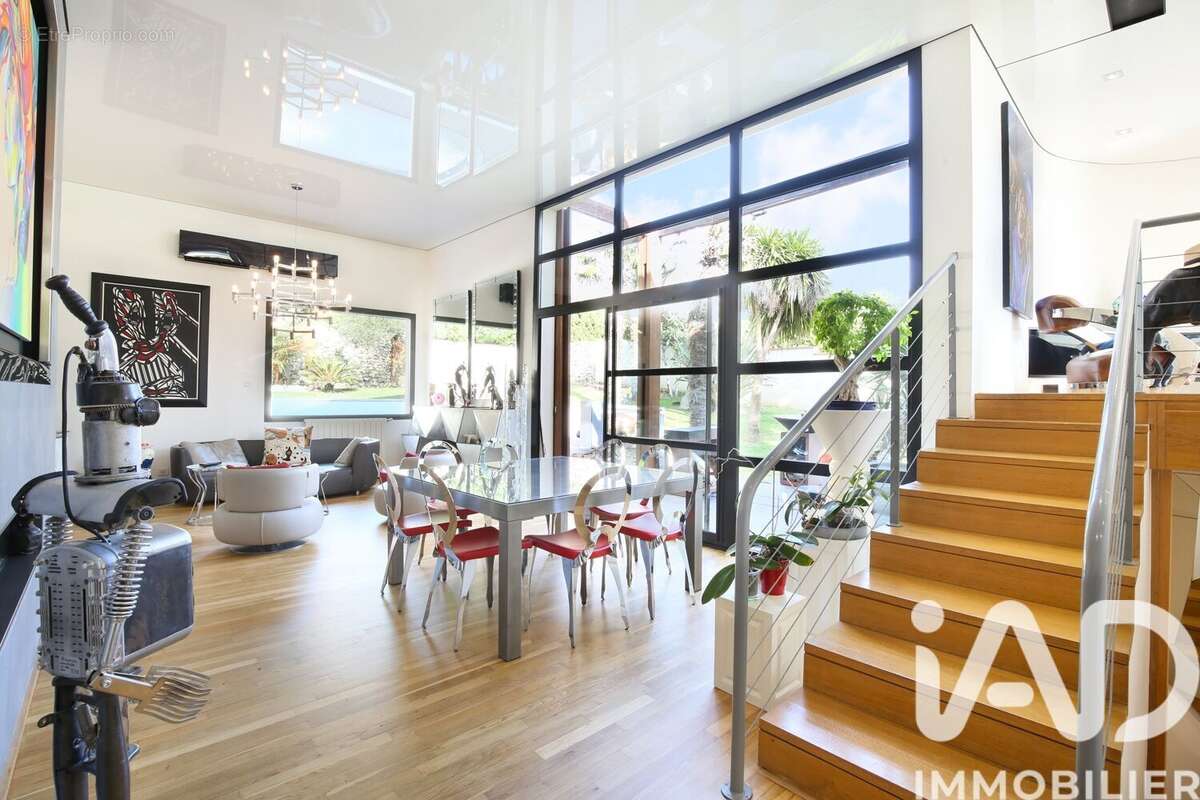 Maison 190 m² à Pechbonnieu  - photo 2