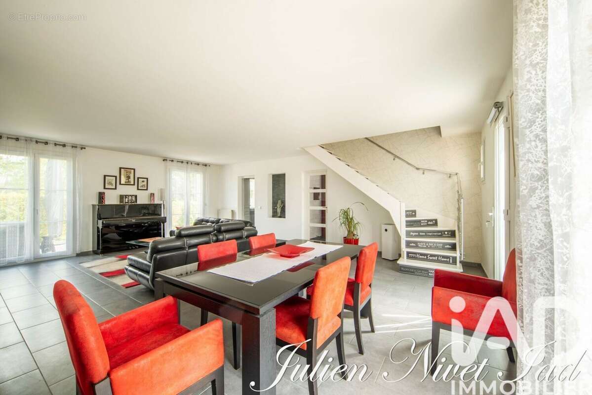 Maison 175 m² à Guiry-En-Vexin  - photo 4