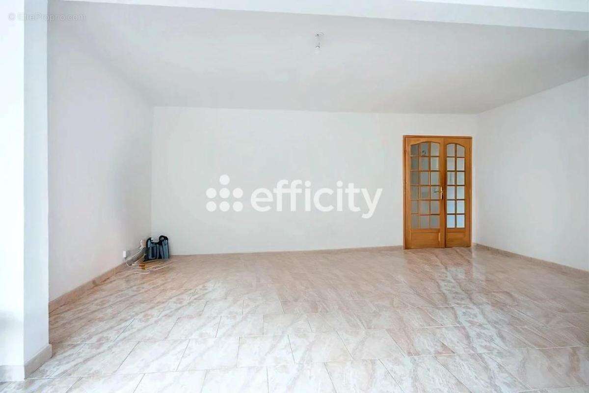 Appartement à ROSNY-SOUS-BOIS