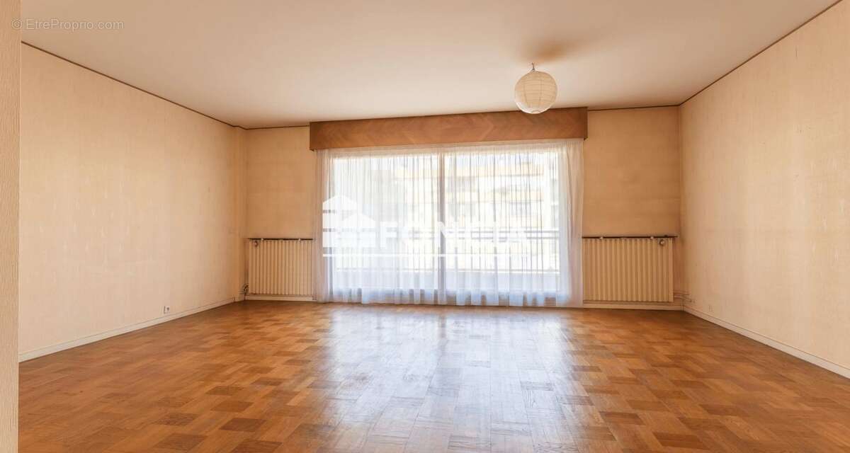 Appartement à BOURG-LA-REINE