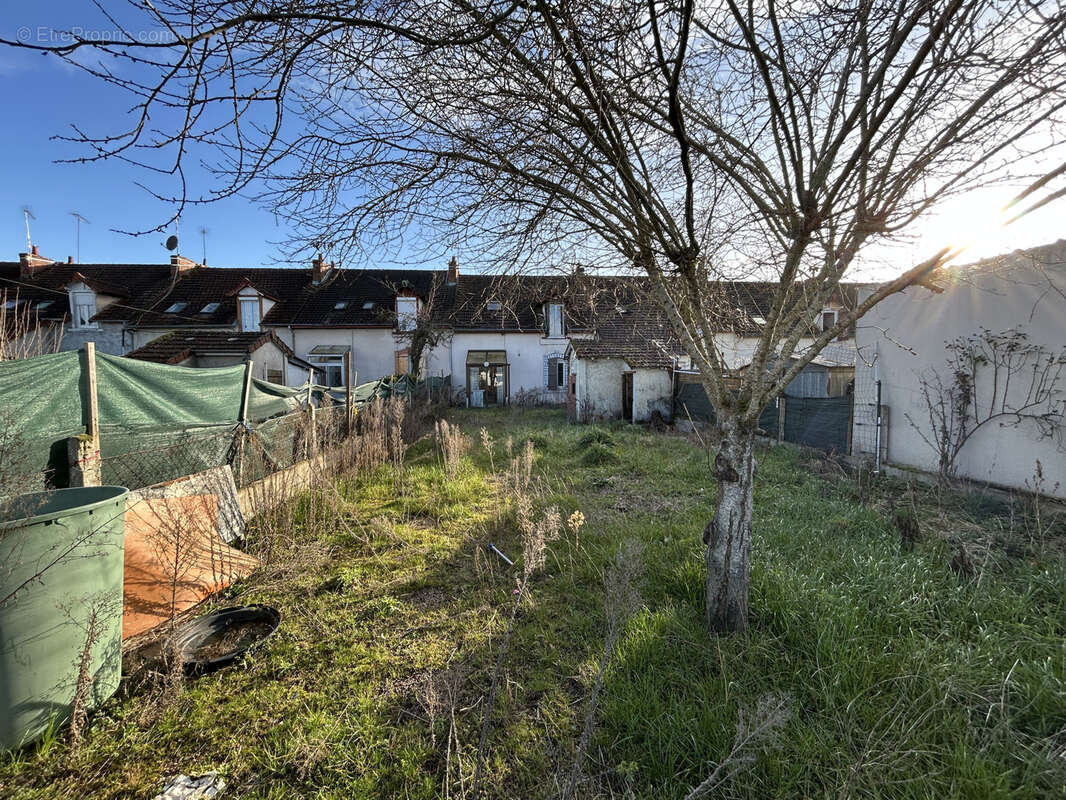 Maison à COMMENTRY