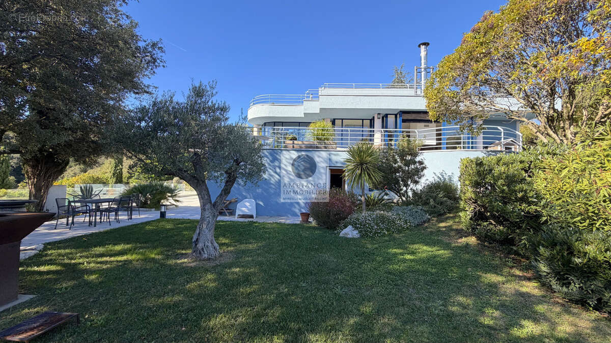 Maison d'architecte avec superbe vue - photo 3