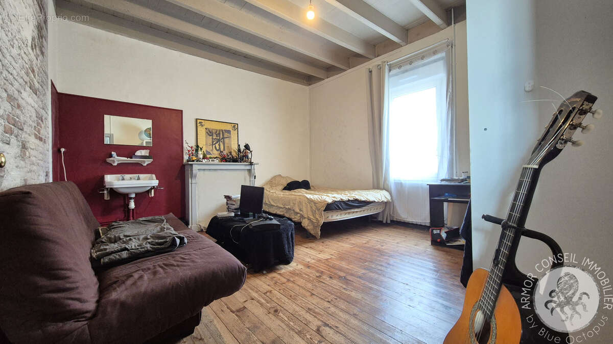 Maison à HENANBIHEN