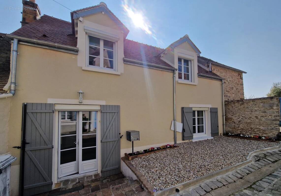 Maison à SAINT-CHERON