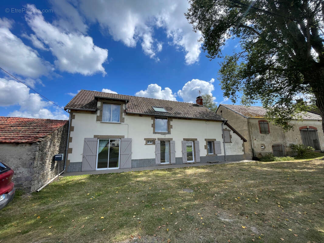 Maison à SAINT-MARCEL-EN-MARCILLAT