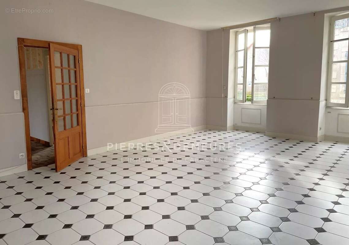 Maison à CHATEAUNEUF-SUR-CHER