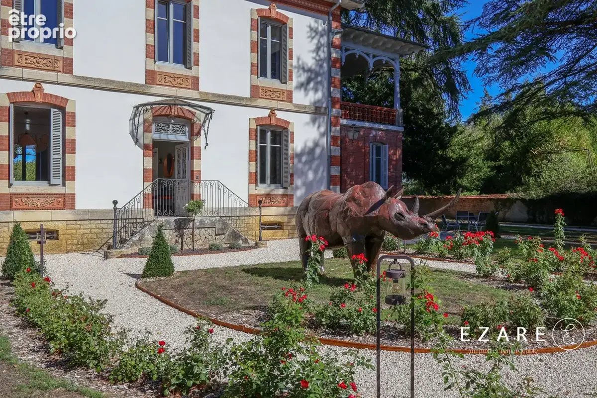 Maison 9 pièces 230 m² à vendre à Fontaine-Francaise (21610) - photo 2