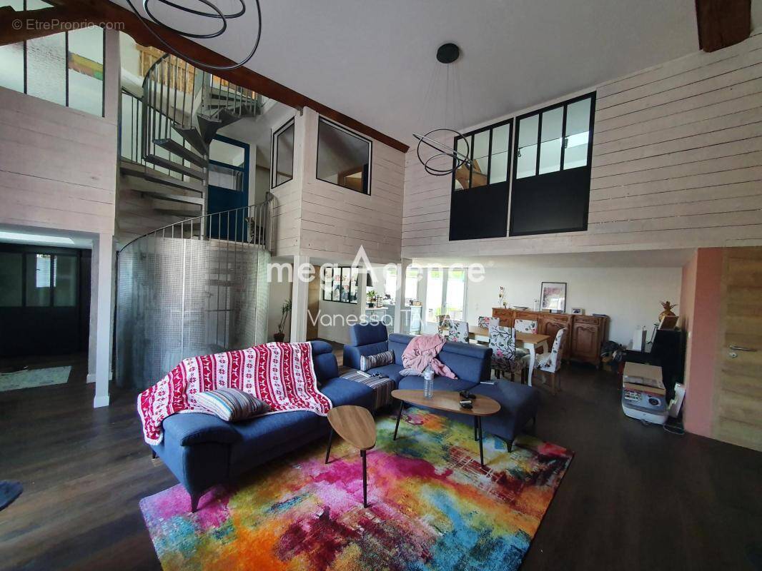 Maison à ROMILLY-SUR-SEINE