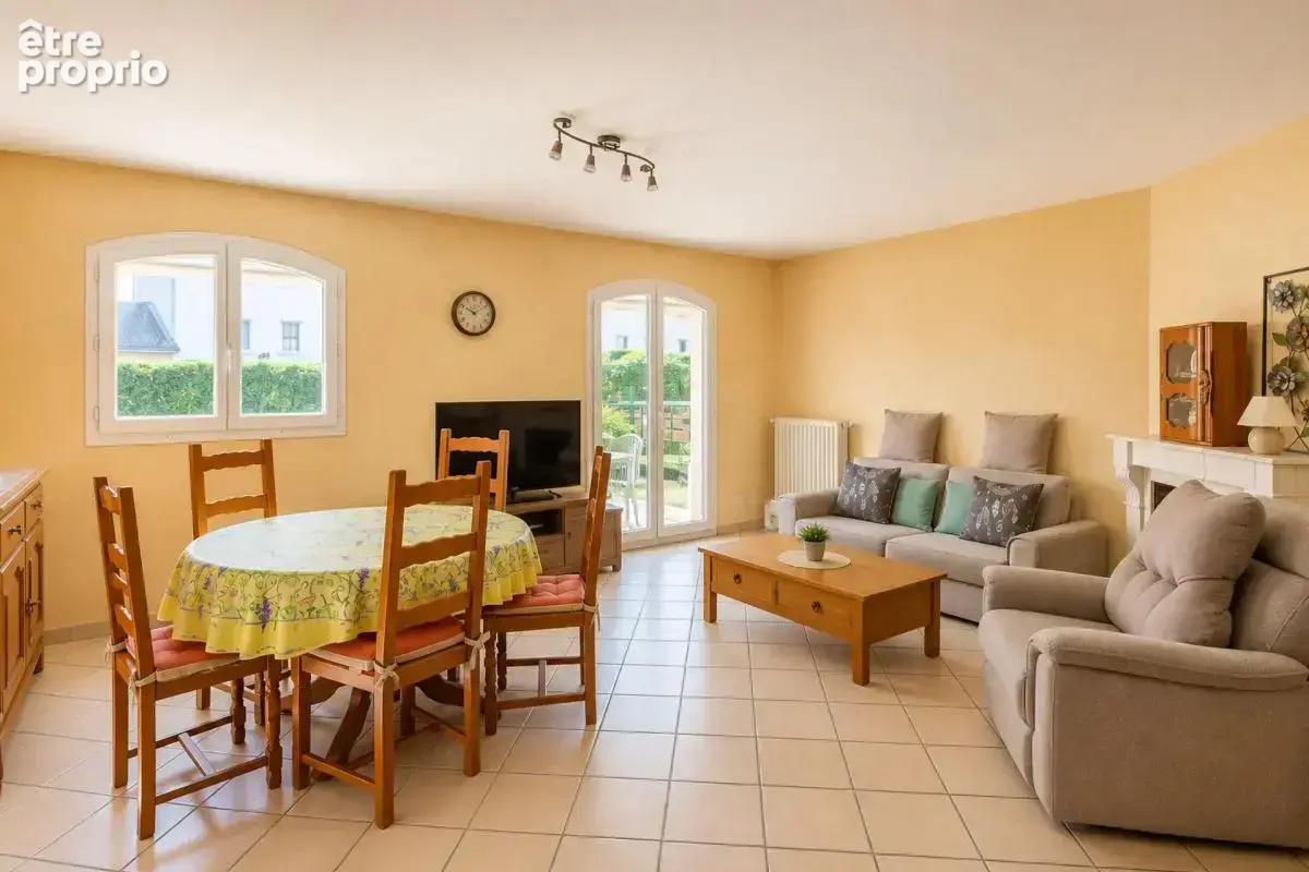 Maison de 4 pièces de 82 m² située à Corbas - photo 2
