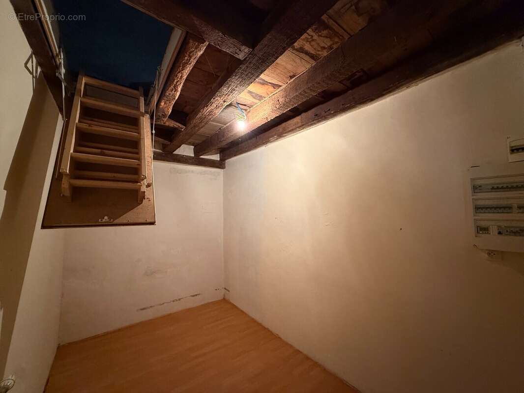 Maison à MONTGIVRAY